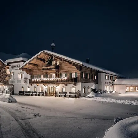 里德尔酒店 4* Kössen